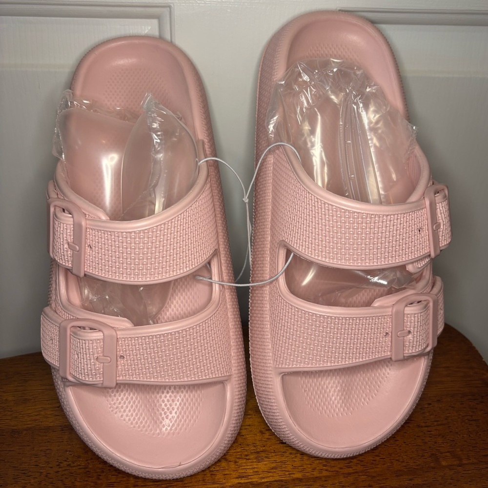 Women’s Pink Cloud Sandals